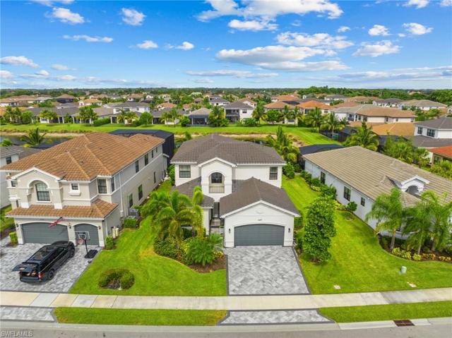 Extra wide side yard