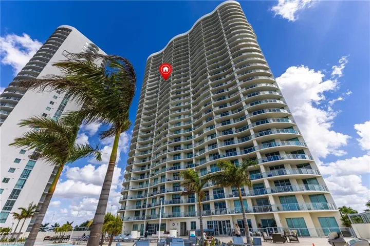 View of apartment building / complex
