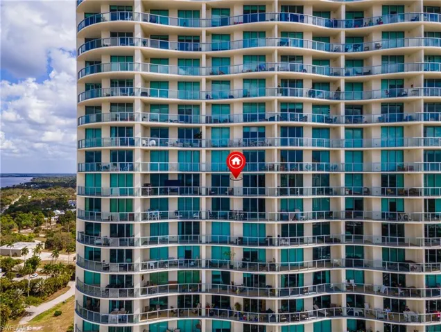 View of apartment building / complex