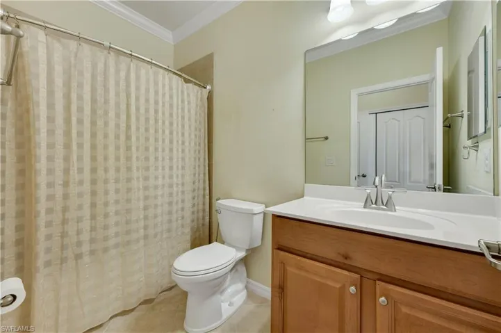 3926  Sapphire  WAY, Naples, FL 34114