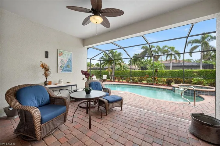 3926  Sapphire  WAY, Naples, FL 34114