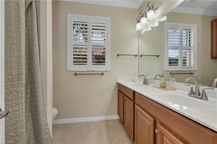 3926  Sapphire  WAY, Naples, FL 34114