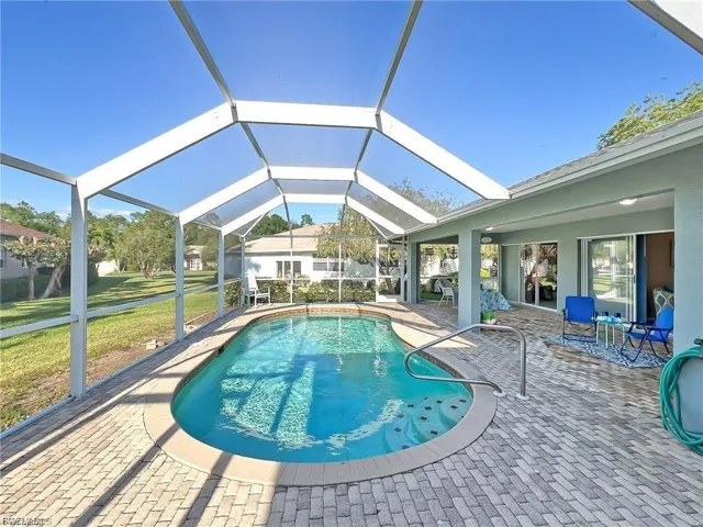 7631  Woodland Bend  CIR, Fort Myers, FL 33912