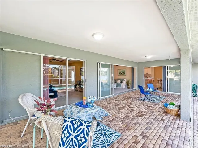 7631  Woodland Bend  CIR, Fort Myers, FL 33912