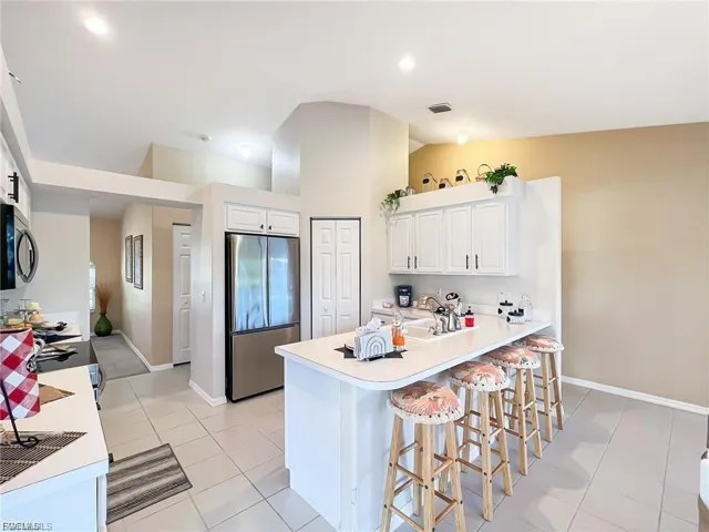 7631  Woodland Bend  CIR, Fort Myers, FL 33912