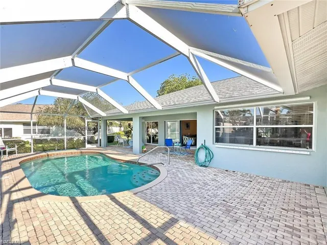 7631  Woodland Bend  CIR, Fort Myers, FL 33912