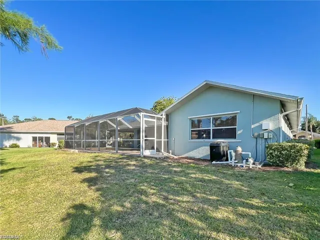 7631  Woodland Bend  CIR, Fort Myers, FL 33912