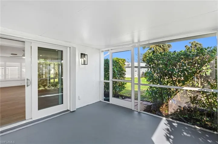 12  Hackney  LN, Naples, FL 34112