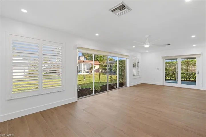 12  Hackney  LN, Naples, FL 34112