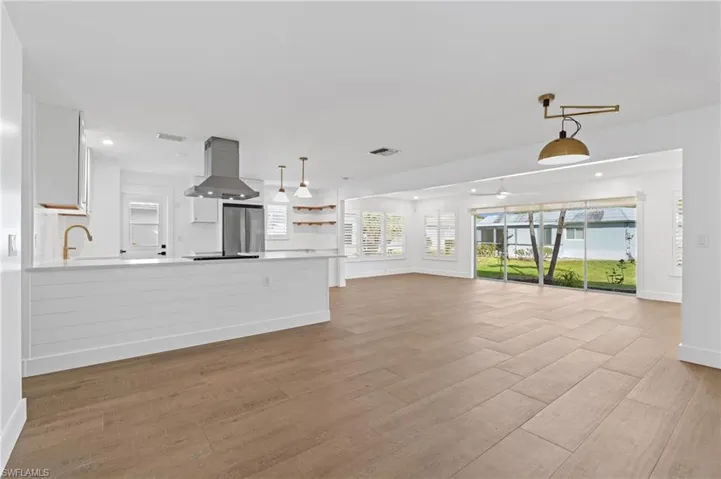 12  Hackney  LN, Naples, FL 34112