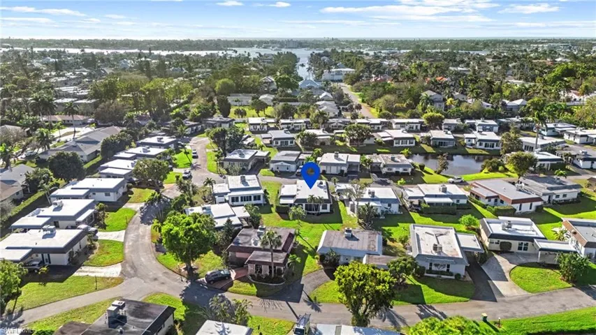12  Hackney  LN, Naples, FL 34112