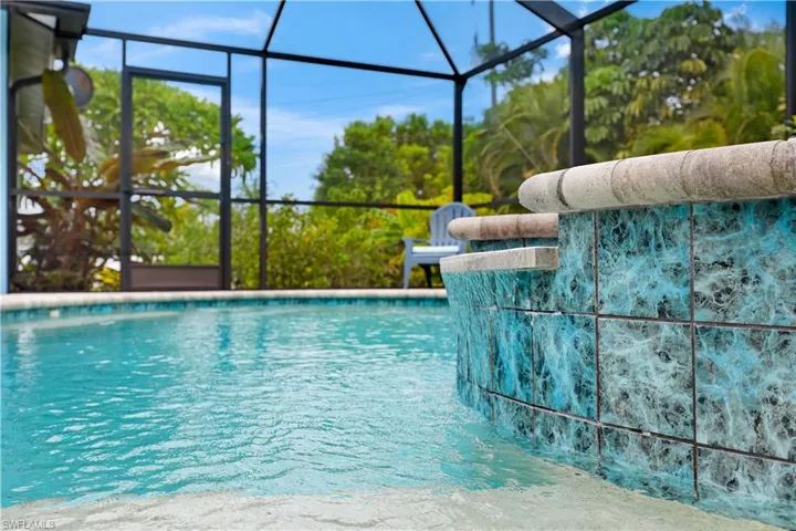 909 Sw 31st St, Cape Coral, Florida 33914