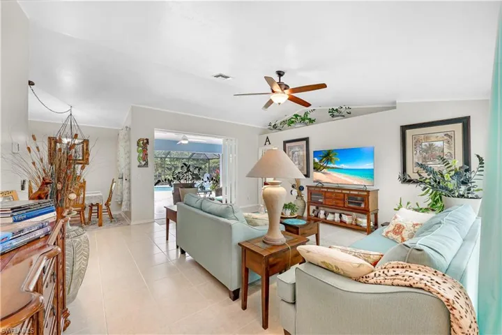 909 Sw 31st St, Cape Coral, Florida 33914