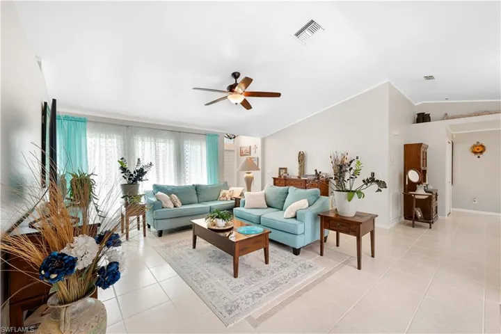 909 Sw 31st St, Cape Coral, Florida 33914