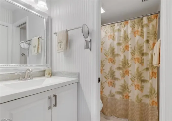 4240 Chantelle Dr B103, Naples, Florida 34112