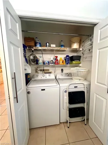 4240 Chantelle Dr B103, Naples, Florida 34112
