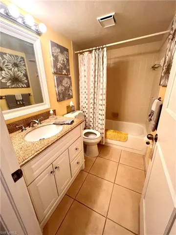 4240 Chantelle Dr B103, Naples, Florida 34112