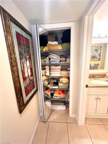 4240 Chantelle Dr B103, Naples, Florida 34112