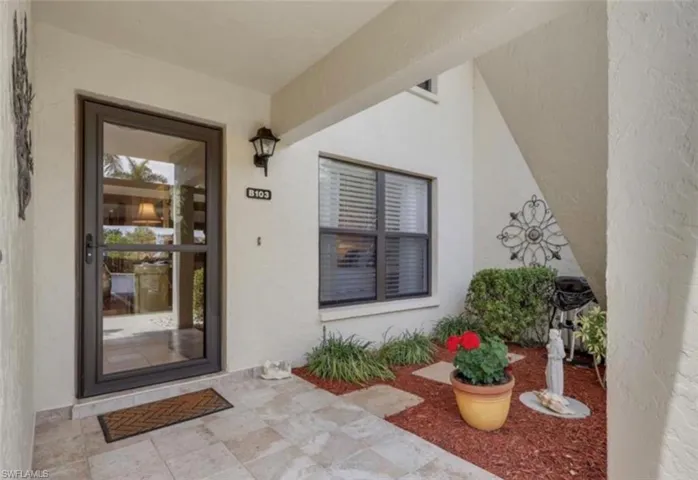4240 Chantelle Dr B103, Naples, Florida 34112