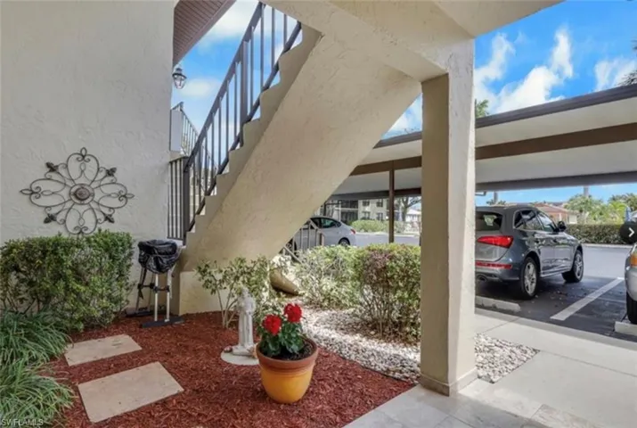 4240 Chantelle Dr B103, Naples, Florida 34112