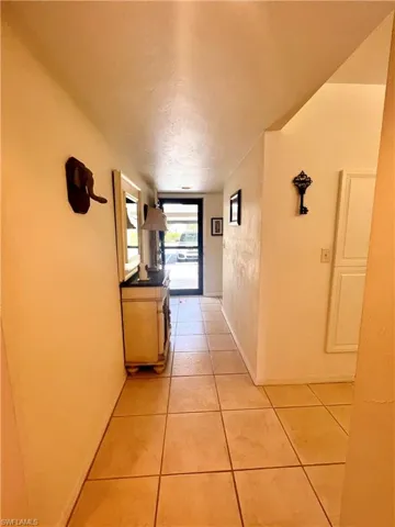 4240 Chantelle Dr B103, Naples, Florida 34112