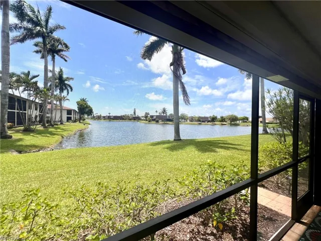 4240 Chantelle Dr B103, Naples, Florida 34112