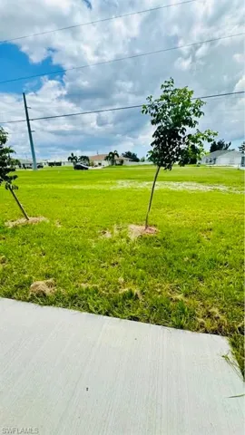 Surrounding community with a lawn