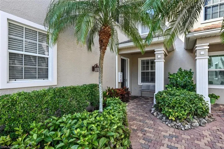 4722 Stratford Ct 1901, Naples, Florida 34105