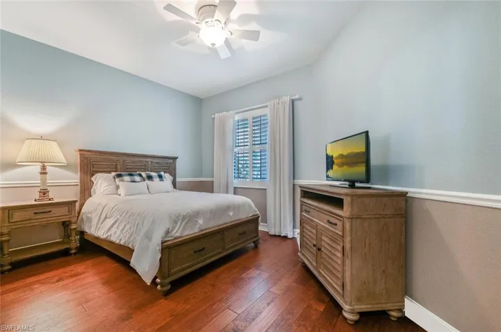 4722 Stratford Ct 1901, Naples, Florida 34105