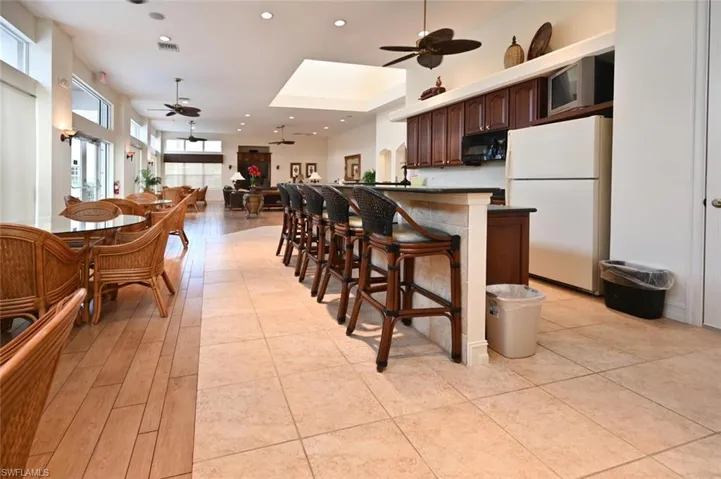 4722 Stratford Ct 1901, Naples, Florida 34105