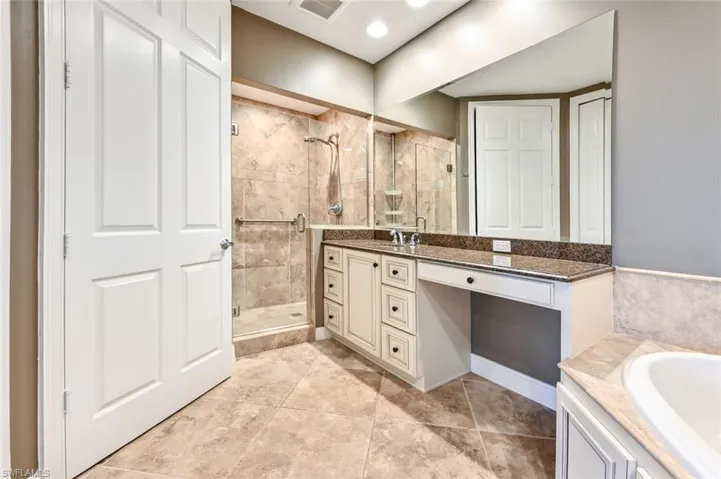 4722 Stratford Ct 1901, Naples, Florida 34105