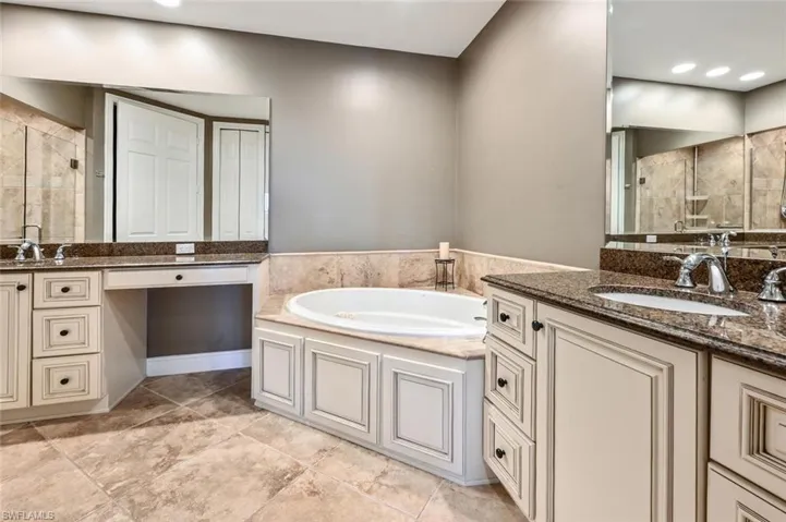 4722 Stratford Ct 1901, Naples, Florida 34105