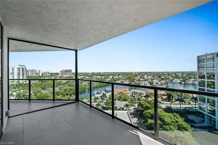 1503 enjoys views over Venetian Bay and the Gulf Of Mexico.
