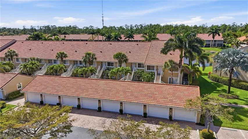 Aerial view of apartment complex / building