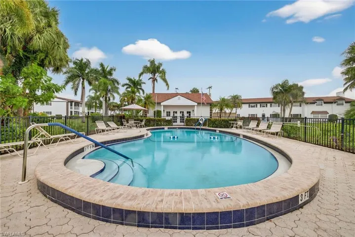 7049 New Post Dr E4, North Fort Myers, Florida 33917