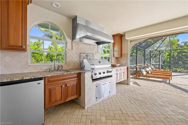 4916 Crayton Rd, Naples, Florida 34103