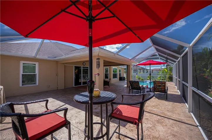 lanai extended area