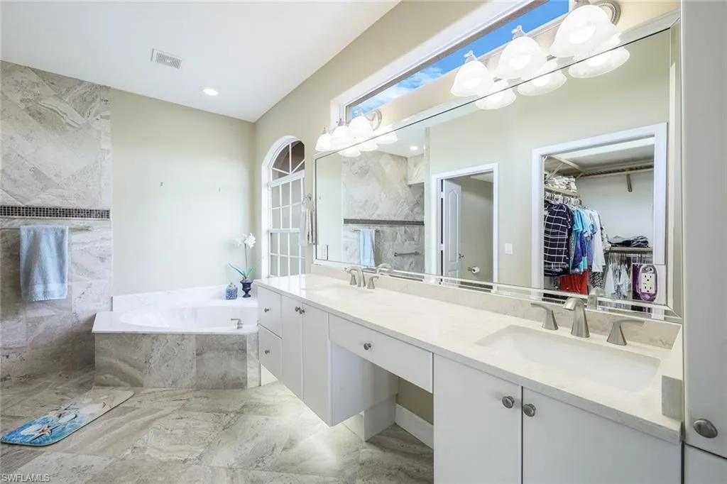 71 Hickory CT, Marco Island, FL 34145,224025220