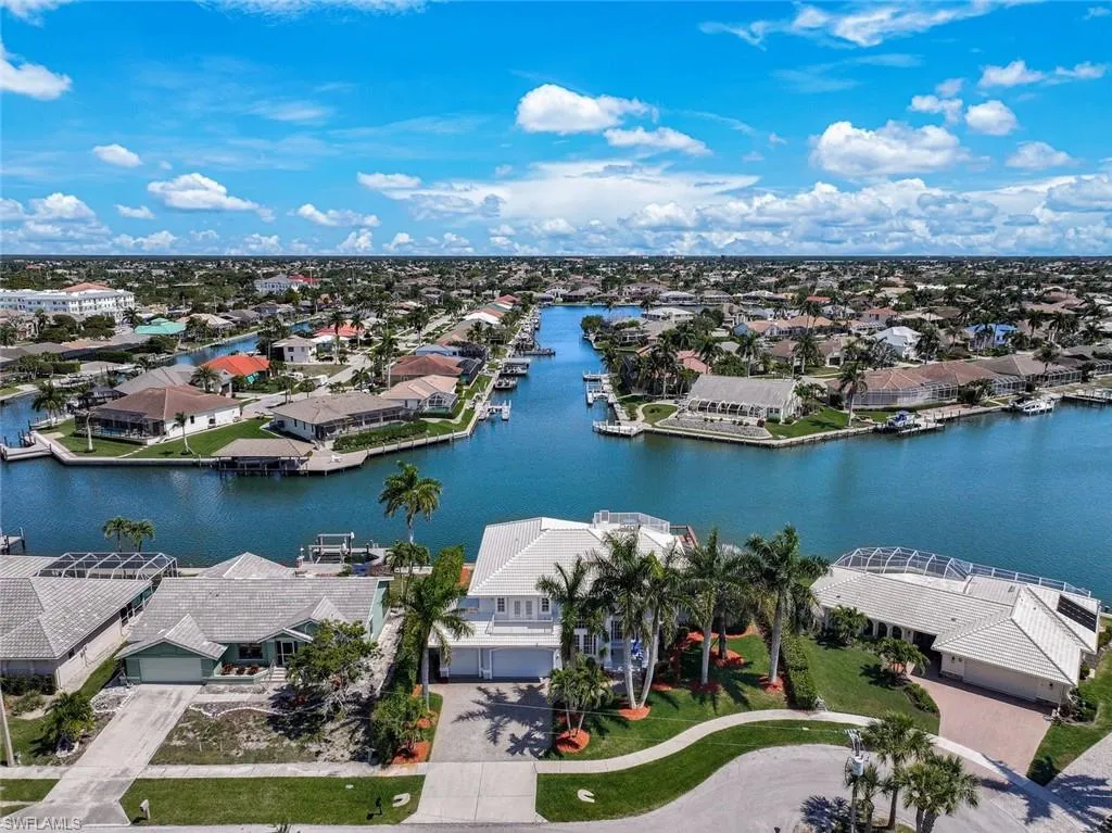 71 Hickory CT, Marco Island, FL 34145,224025220