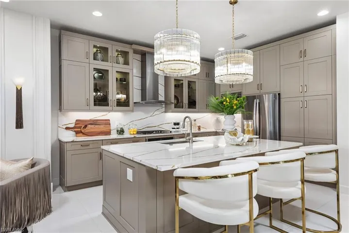 2677  Hyacinth  PL, Naples, FL 34112