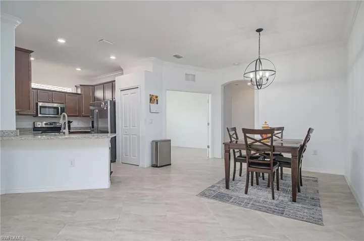 1722  Alameda  DR, Naples, FL 34120