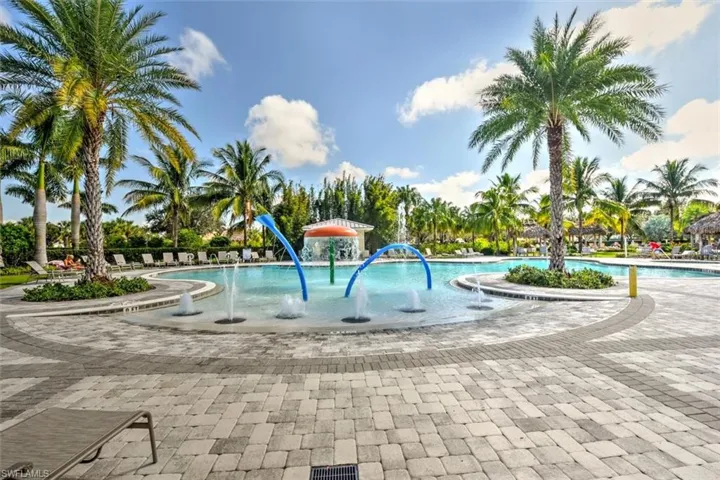 1722  Alameda  DR, Naples, FL 34120