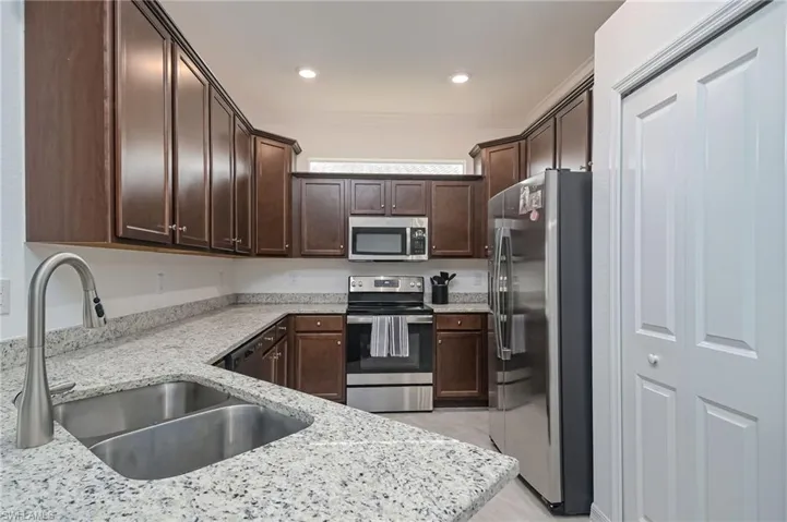 1722  Alameda  DR, Naples, FL 34120