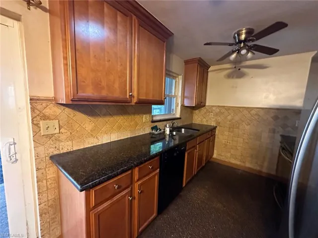 1033 NE Pine Island  LN, Cape Coral, FL 33909