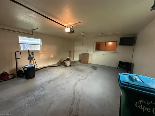 1033 NE Pine Island  LN, Cape Coral, FL 33909