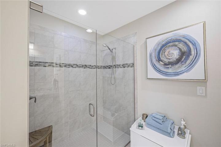 14822 Edgewater CIR, NAPLES FL 34114