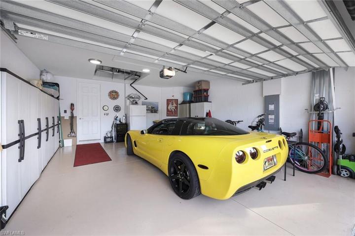 14822 Edgewater CIR, NAPLES FL 34114