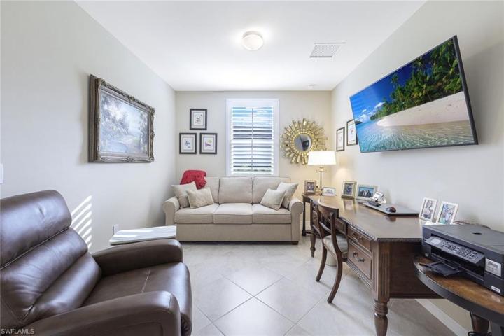 14822 Edgewater CIR, NAPLES FL 34114