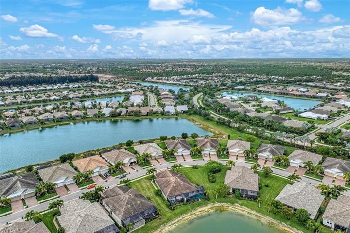 14822 Edgewater CIR, NAPLES FL 34114