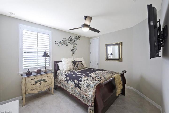 14822 Edgewater CIR, NAPLES FL 34114